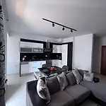 Sunny 1 * Vlorë